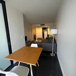 1Br Apt With Parking And Pool Near Shops