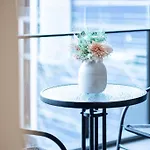 Urban Elegance 2B2B W Parking, Pool South Brisbane