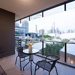 Urban Elegance 2B2B W Parking, Pool South Brisbane