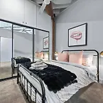 Luxurious Woolstore Living! ~teneriffe Apartment