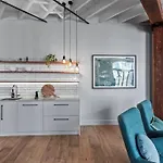 Luxurious Woolstore Living! ~teneriffe