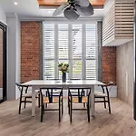 Luxurious Woolstore Living! ~Teneriffe