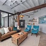 Luxurious Woolstore Living! ~teneriffe