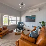 Apartment Bayside Living