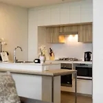 Simply Stunning Riverside 1br At Hamilton