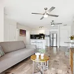 Bright Inner-City 1-Bed With Spacious Balcony
