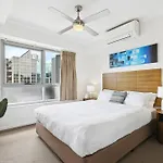 Bright Inner-City 1-Bed With Spacious Balcony