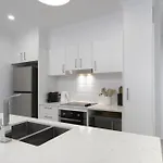 Chic 2-Bed By Train Station With Secure Parking