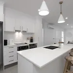 Chic 2-Bed By Train Station With Secure Parking