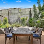 The Sunny Studio - A Peaceful Riverside Abode