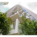 Cbd Modern Studio W/ Balcony + Pool + Gym + Sauna