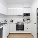 Spacious 2-Bed Unit In Heart Of South Brisbane