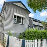 The Easton - Laidback Living Steps From The Gabba