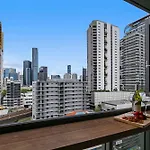 Sunny 1B In Heart Of South Bris