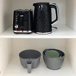 Gst Credits! Ac! Shops! Parking! Espresso! 535F1