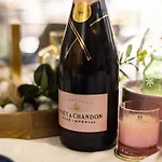 5Br Queenslander - Walk To The Gabba - Sleeps 10