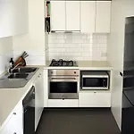 Perfect Locale 2bed Parking Apartment Brisbane