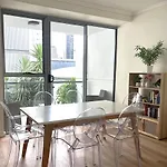 Perfect Locale 2bed Parking Apartment *