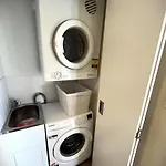 Perfect Locale 2bed Parking Apartment Brisbane