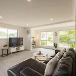Convenient Comfort 4br Near Malls And Transport Holiday home Brisbane