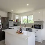 Holiday home Convenient Comfort 4br Near Malls And Transport Brisbane
