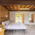 Convenient Comfort 4br Near Malls And Transport