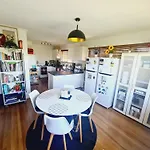 Homestay Amazing Location-private In A Share House-2 Available!! Brisbane