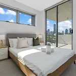 Apartment The Roocrest - Kangaroo Point Brand New 2br With Parking Brisbane