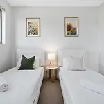 The Roocrest - Kangaroo Point Brand New 2br With Parking Apartment Brisbane