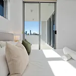 The Roocrest - Kangaroo Point Brand New 2br With Parking Brisbane