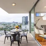 2Br Central South Brisbane Living W Pool Carpark
