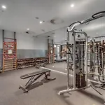 Resort Living~1Bed/1Bath/1Car/Views ~ Sth Brisbane