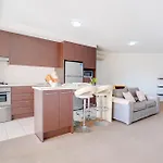 Urban 2Br Gem: City Chic Retreat