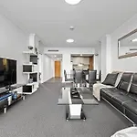 Apartment Prime Position! 3bed/2bath/1car ~ 10mins To Cbd Brisbane