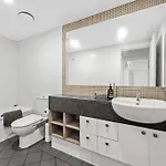 Apartment Prime Position! 3bed/2bath/1car ~ 10mins To Cbd Brisbane