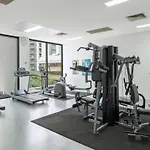Level 17 Luxury Cbd 2 Bed Apartment With Pool And Parking