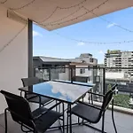 South Brisbane One Bedroom Apartment