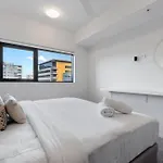 South Brisbane One Bedroom Apartment