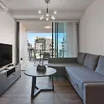 South Brisbane One Bedroom Apartment