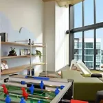 City Chic Living W Sunset Views 2Bd1 Studio Apt