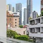 Central & Stylish! 1Bed/1Bath/1Car ~ 5 Mins To Cbd