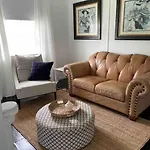 Comfy Queenslander Cottage