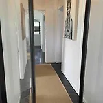Comfy Queenslander Cottage