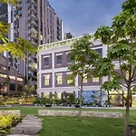 1Br Luxury Apt At Prime Location W Carpark