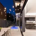 Luxurious New Farm House With Pool & Bathtub