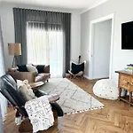 Cute Annexe - Close To Manly Marina Apartment