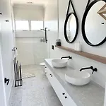Cute Annexe - Close To Manly Marina Apartment