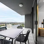 Oaks Brisbane On Felix Suites