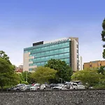 Stunning 1B1B River View Apt W Parking + Wifi