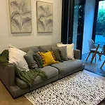 Great Located Unit/Private Balcony, Pool,Gym,Parking